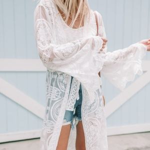 AMARYLLIS Medallion Embroidered Lace Kimono